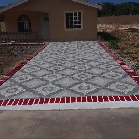 Luxury Manor 2 Bedroom /1 Bathroom House W/Electric Fireplace, Montego Bay Exterior photo